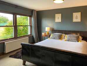 4 bedrooms, free WiFi, bed sheets - 4 bedroom accommodation in Appin (Appin)