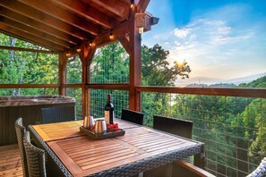 تناول الطعام بالخارج