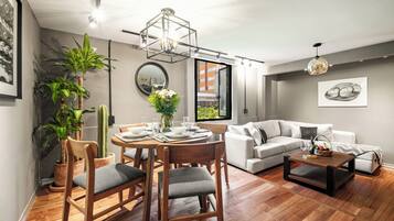 Premier Apartment | Living area