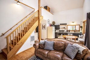 TV, fireplace, offices