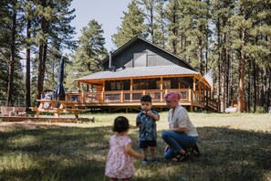 Children's area - Cabin In The Pines - Walk to Sargents Wildlife Area (Chama)