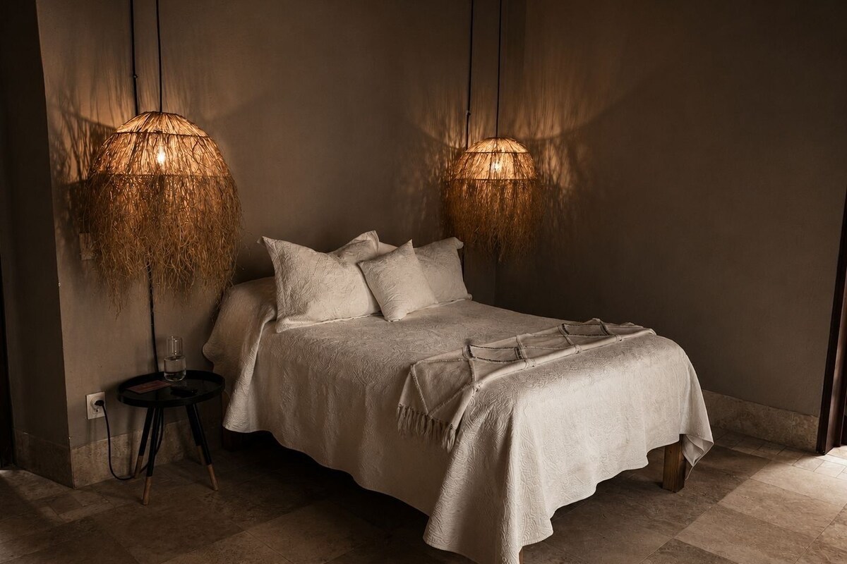 Premium bedding, desk, laptop workspace, iron/ironing board (on request)