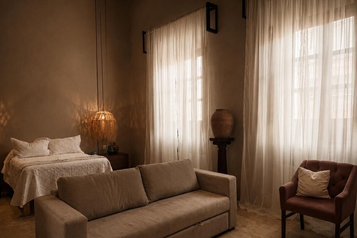 Premium bedding, desk, laptop workspace, iron/ironing board (on request)