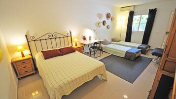 3 bedrooms, iron/ironing board, free WiFi, bed sheets