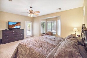 4 عدّة غرف نوم ومكواة/لوح كي وواي فاي مجانًا وملاءات أسرّة