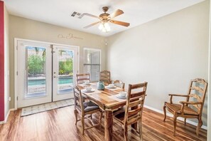 Dining - Luxe Private Poolside Oasis in the Heart of Mesa! (Mesa)