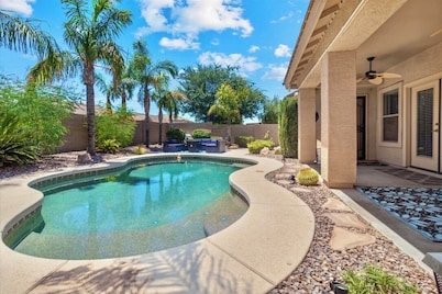 Luxe Private Poolside Oasis in the Heart of Mesa!