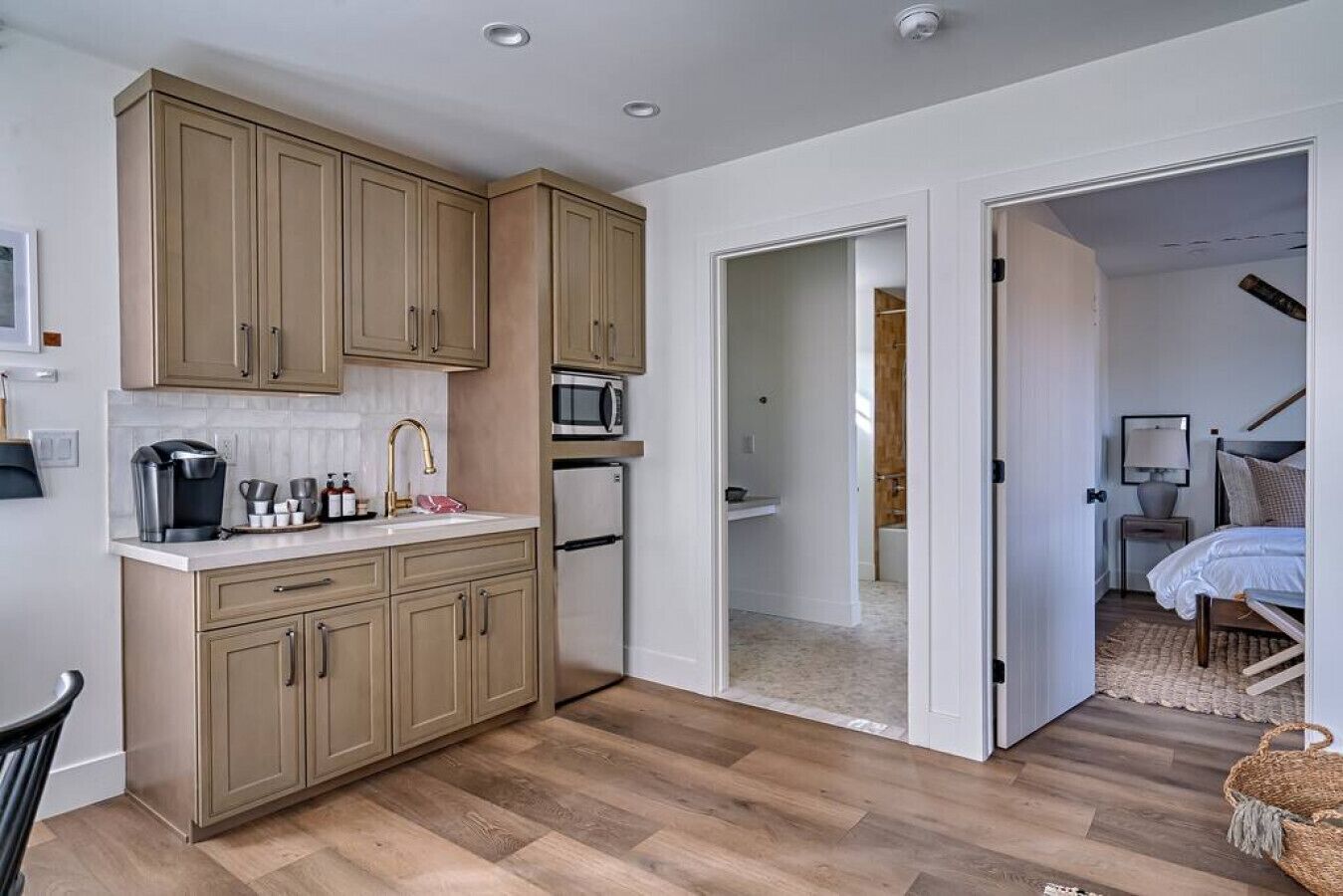 Fridge, microwave, coffee/tea maker, toaster