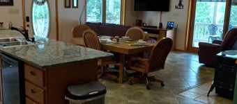 Private scenic Ozark Mountain retreat near beautiful Current River; sleeps 1-10!