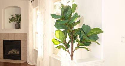 Charming Meridian House~ Amazing Location!