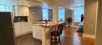 GORGEOUS NEW RENNOVATED APT! 1 month or more! Calling TRAVEL NURSES!