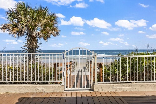 Direct Oceanfront Massive Home with Private Beach Walkway