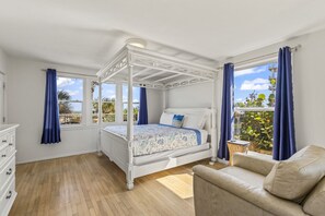 4 bedrooms, desk, iron/ironing board, free WiFi