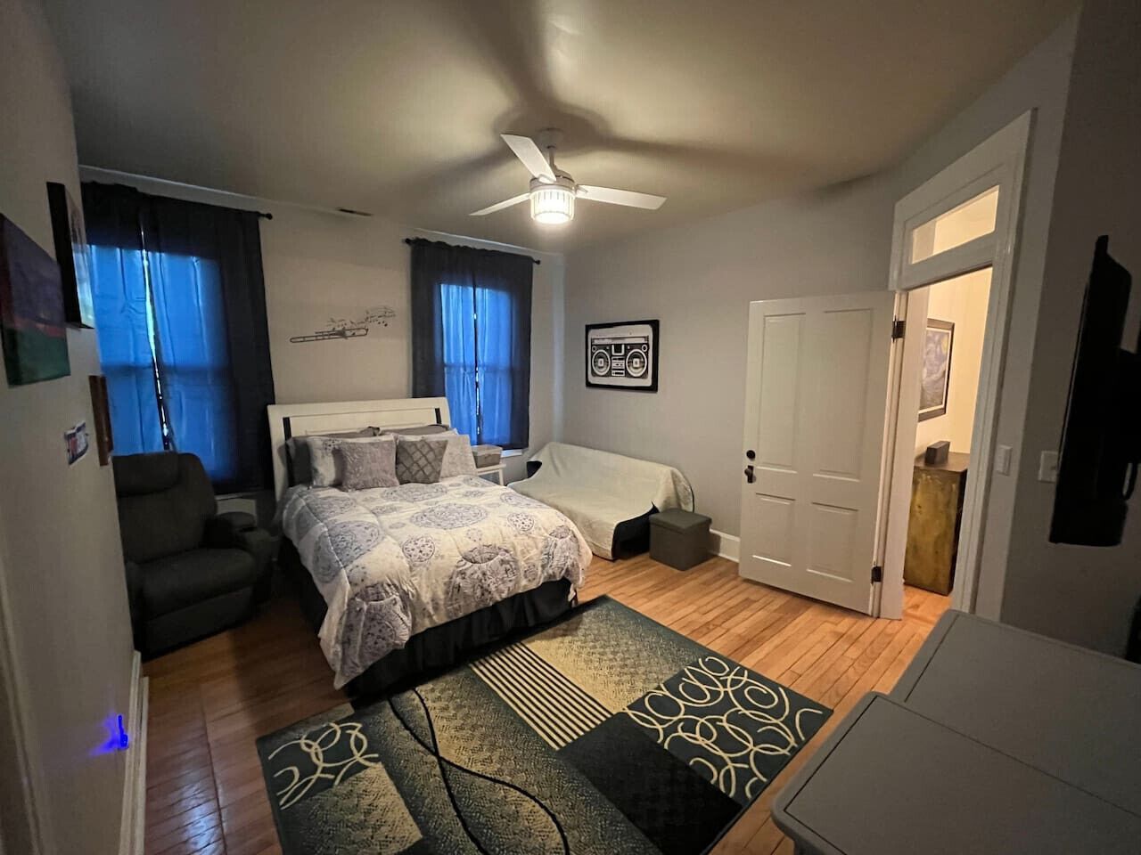 4 間睡房、書桌、熨斗/熨衫板、Wi-Fi