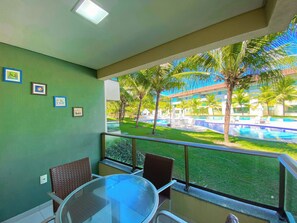 Appartamento, vista piscina, al piano terra | Vista dalla camera