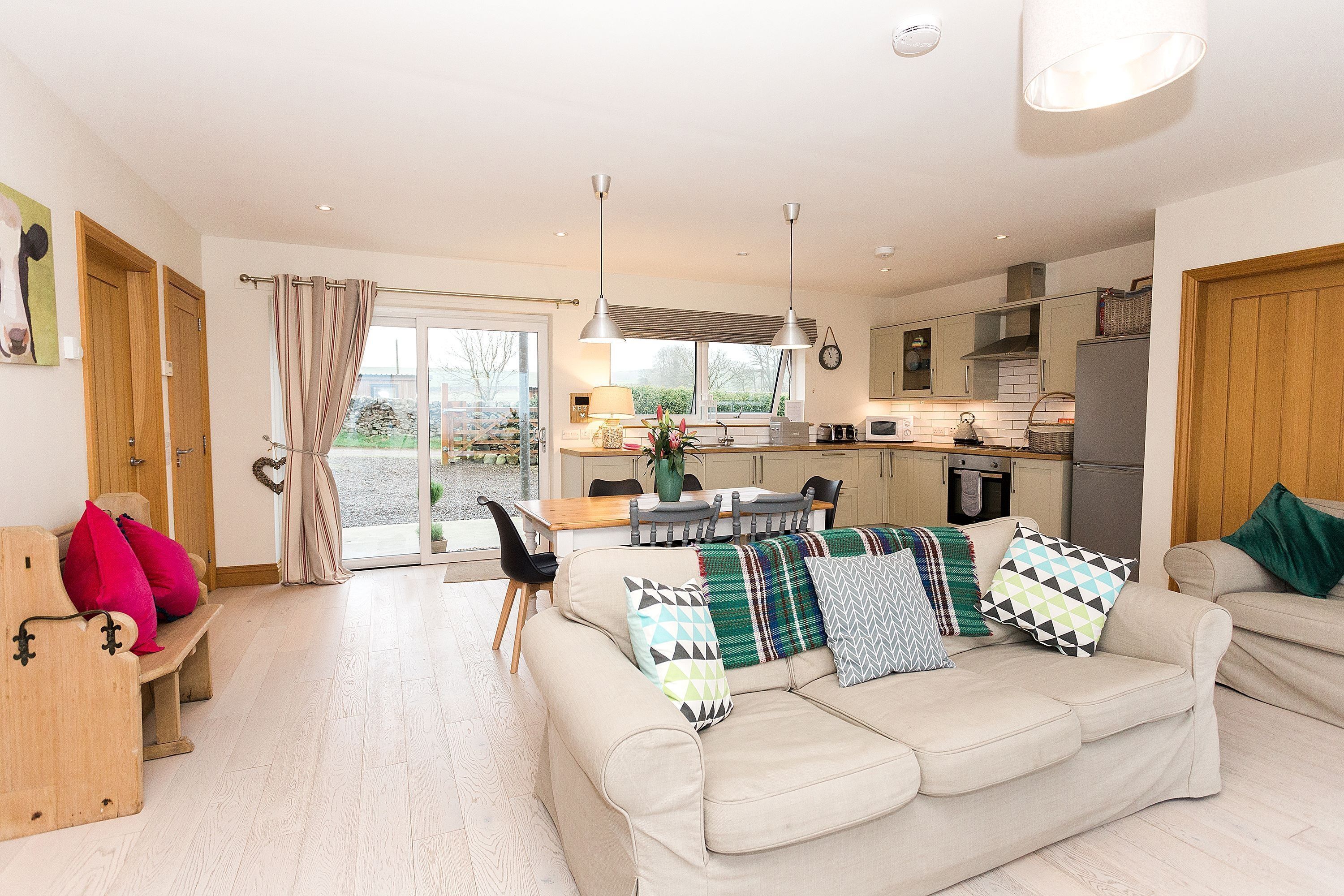 Télévision, cheminée, lecteur de DVD