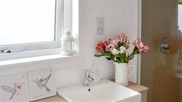 淋浴设施、毛巾