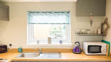 Fridge, microwave, ice maker