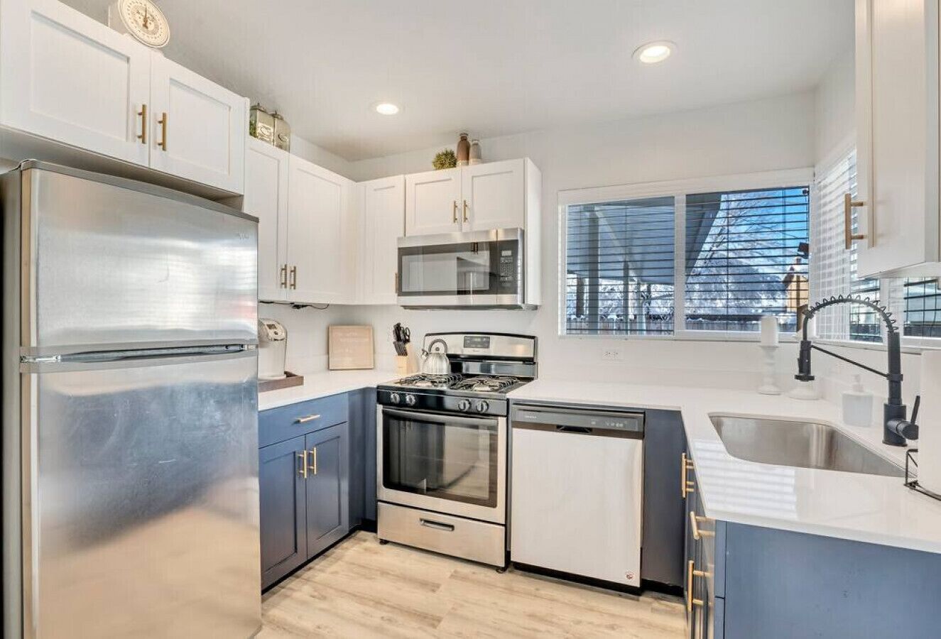 Refrigerador, horno, parrilla de estufa y lavavajillas 