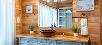 Pet-Friendly | Grill + Special Midweek Pricing!