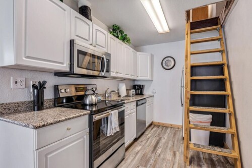 Downtown Vail Village Perfect Location Fireplace