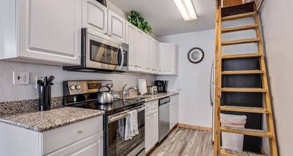 Downtown Vail Village Perfect Location Fireplace