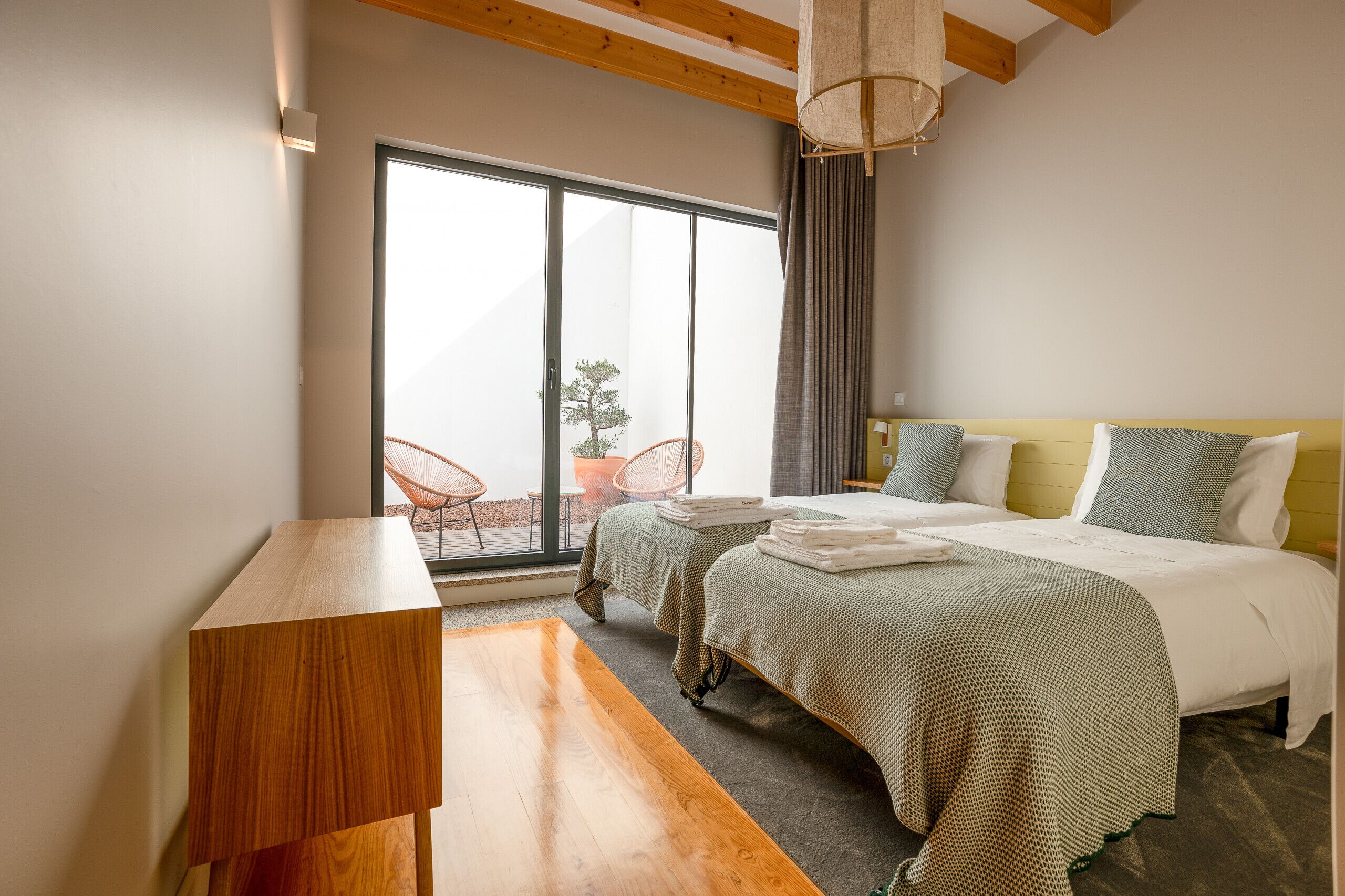 2 bedrooms, in-room safe, iron/ironing board, free WiFi