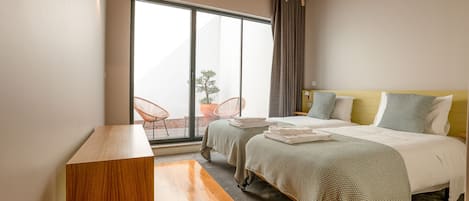 2 bedrooms, in-room safe, iron/ironing board, free WiFi