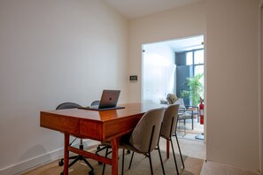 Interior - Formosa 2 bedroom Apartment - with Garden (Oporto)