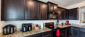 Spacious Home Near Lackland & Fort Sam Houston 