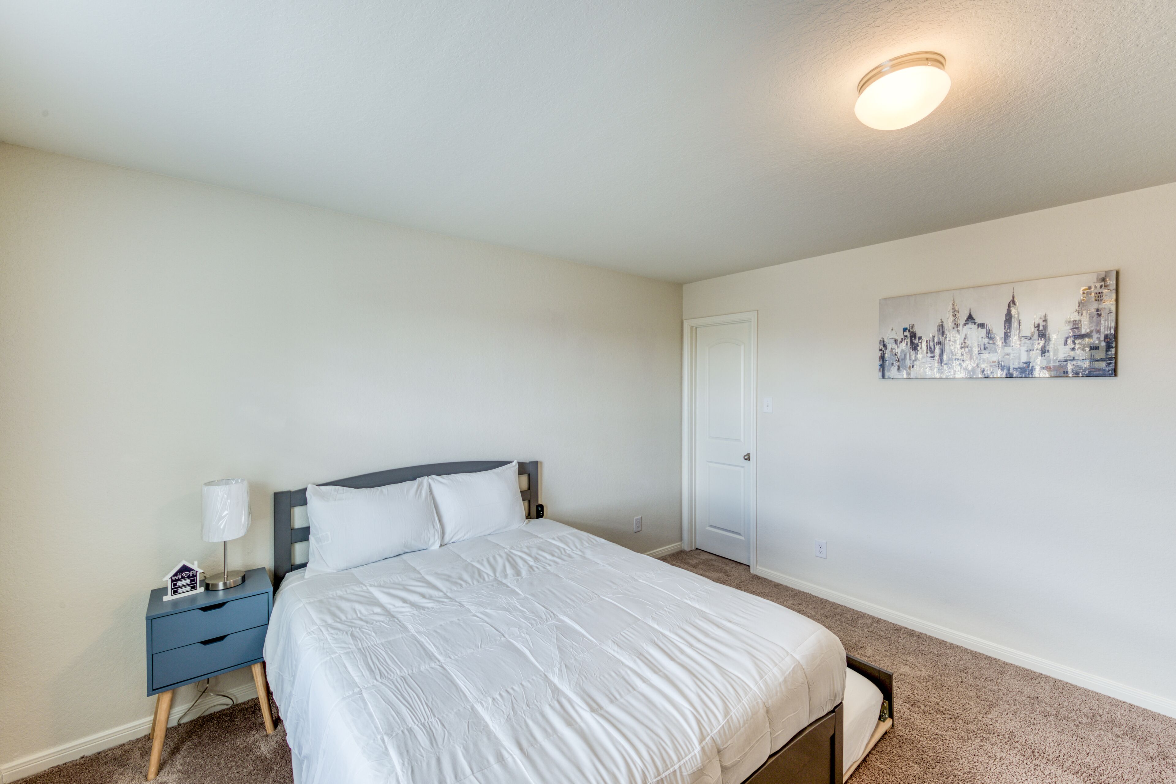 5 bedrooms, iron/ironing board, free WiFi, bed sheets