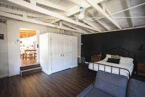 4 quartos, ferros/tábuas de passar roupa, Wi-Fi de cortesia