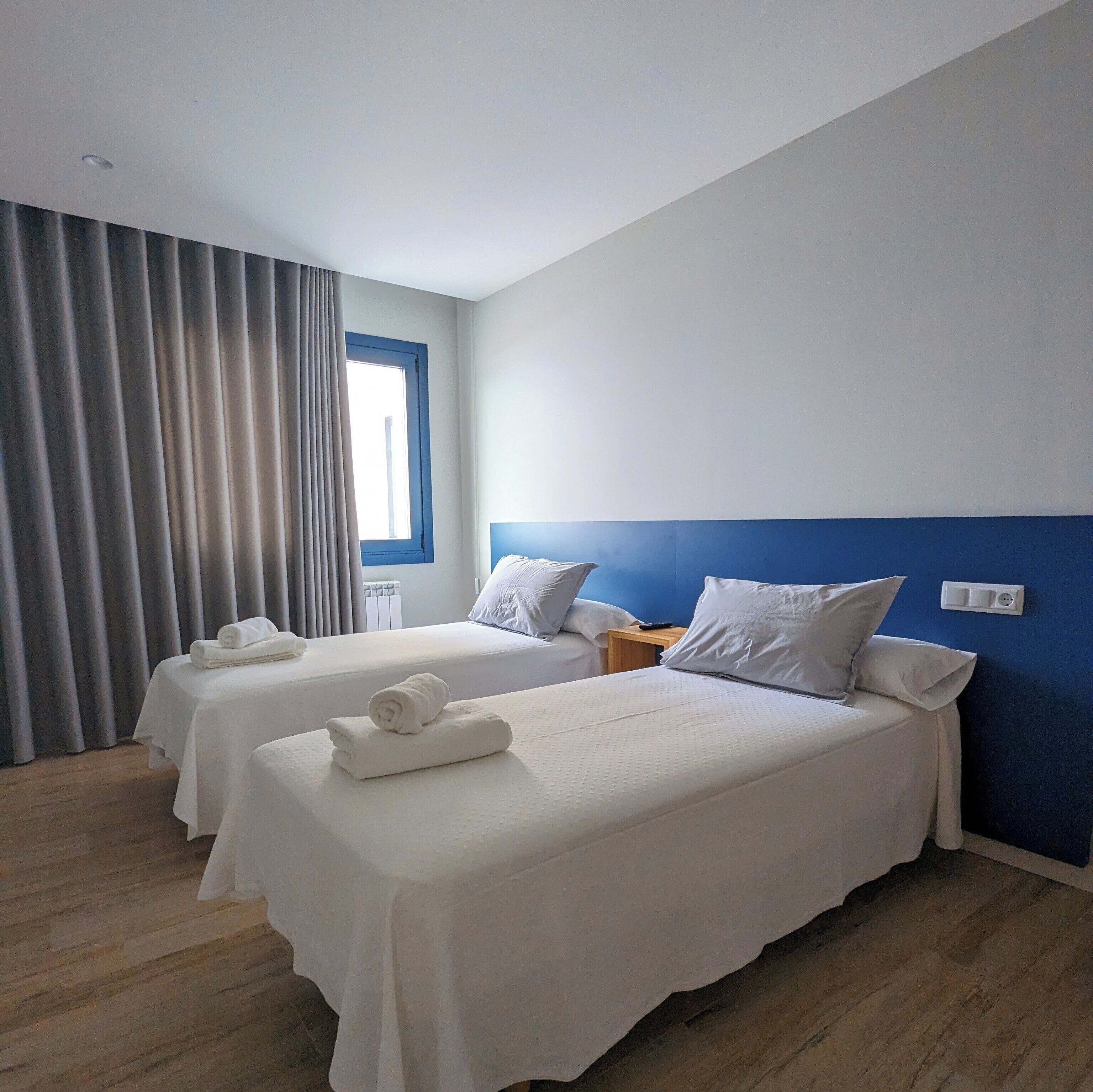 Tomannsrom – comfort | Lydisolert, wi-fi (inkludert) og sengetøy