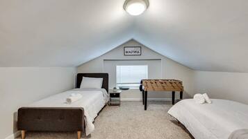 7 bedrooms, iron/ironing board, WiFi, bed sheets