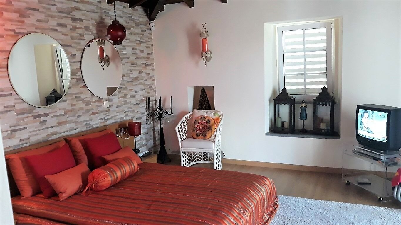 1 室のベッドルーム、WiFi