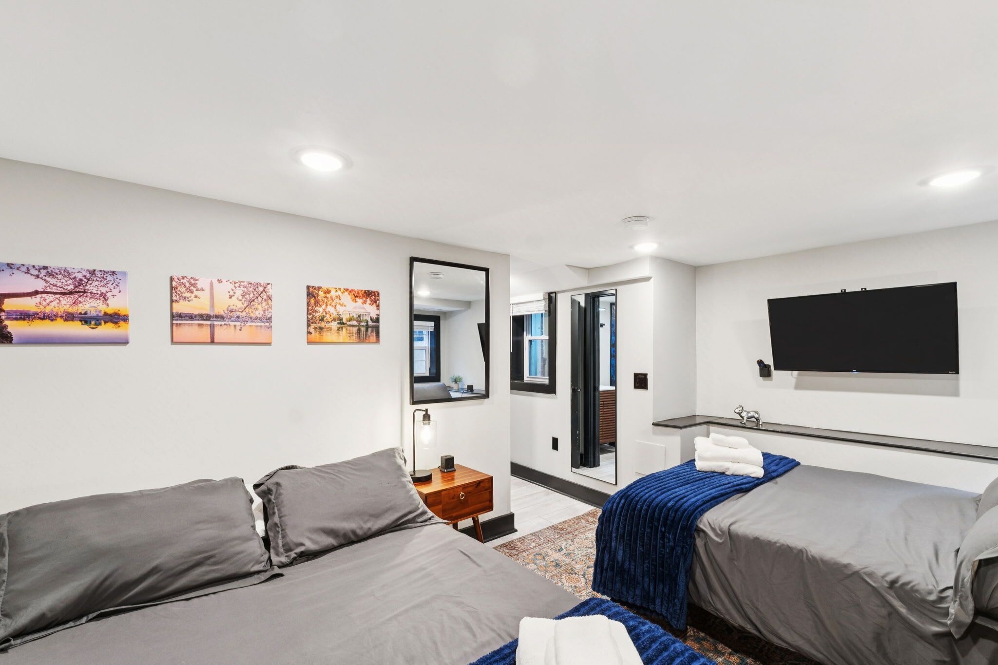 1 bedroom, desk, iron/ironing board, WiFi