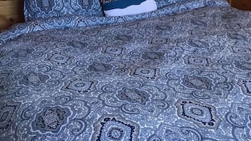 1 habitación, tabla de planchar con plancha, cuna de viaje y wifi