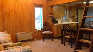 Televisión y chimenea