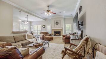 Smart TV, fireplace, DVD player, books