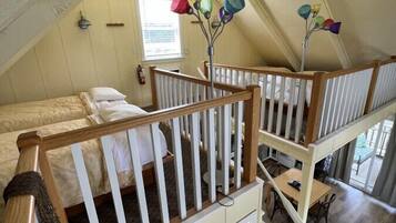 Skrivebord, strykejern/-brett, wi-fi og sengetøy