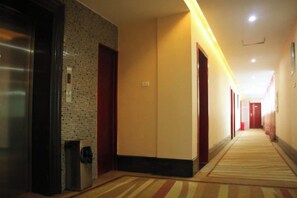 Unclassified image, 3 of 40, button - Shiji Zhixing Business Hotel (Fang County)