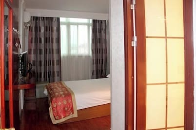 Shiji Zhixing Business Hotel