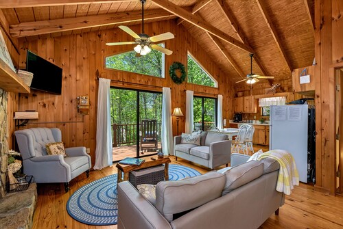 Blue Bell Cottage, 2 fire pits. Arcade Game. No Cleaning On New Bookings. 