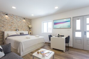 1 bedroom, desk, iron/ironing board, free WiFi - STUDIO NOMADIC - work & enjoy in Kaštela (Kaštel Gomilica)