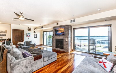 Starboard Point: Stunning Luxury Condo in the heart of DL!