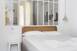 1 habitación, tabla de planchar con plancha, wifi gratis y ropa de cama 