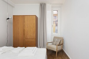 1 chambre, fer et planche à repasser, Wi-Fi gratuit, draps fournis