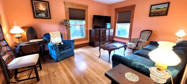 1 bedroom, iron/ironing board, travel cot, free WiFi