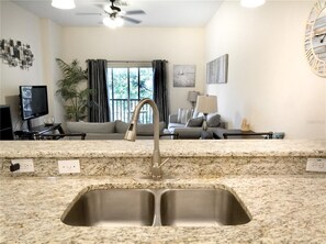 Smart TV, ping pong, books - Hidden Oasis 20 minutes from Disney and Universal (Davenport)