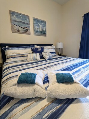 3 bedrooms, desk, travel cot, free WiFi - Hidden Oasis 20 minutes from Disney and Universal (Davenport)